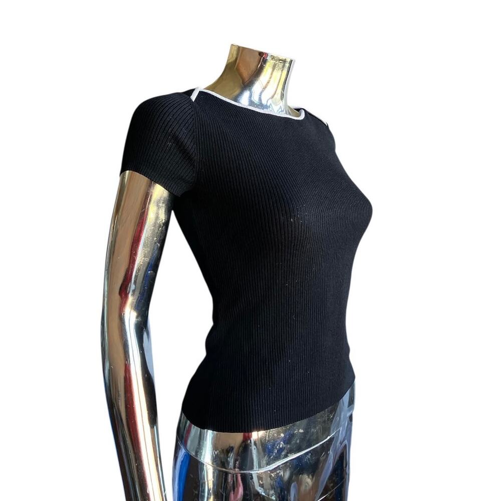 Very Important Pieces - Picture 2 of 5